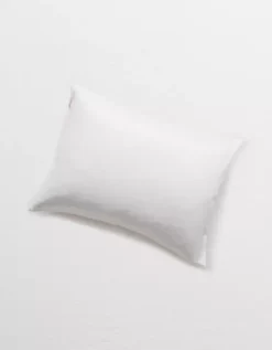 Aerie KITSCH Satin Pillowcase -Aeri Clothing Shop 0845 4936 161 d1